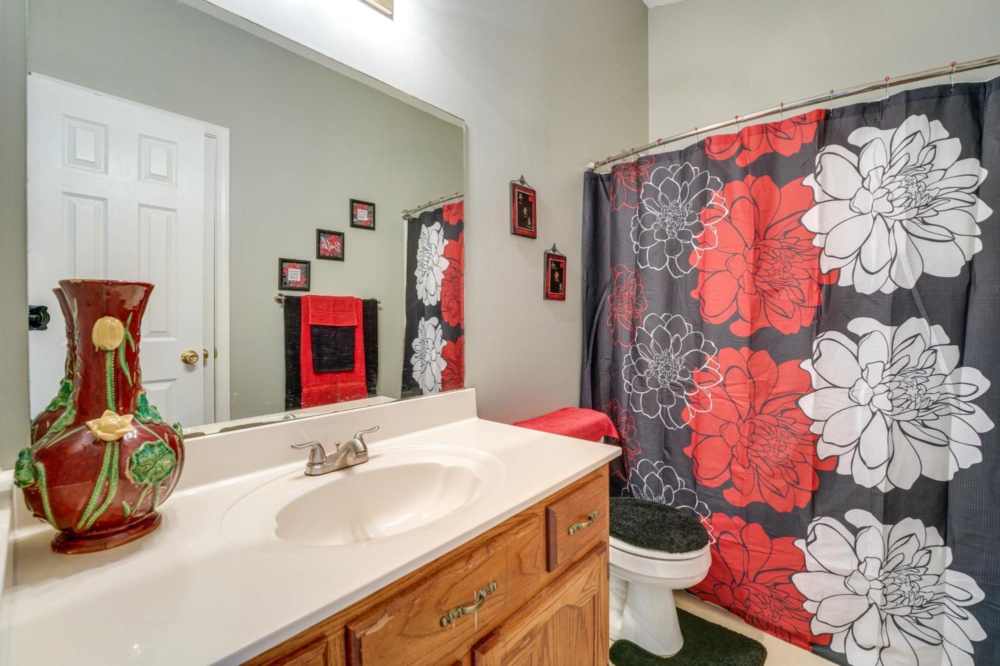 Horn Lake Home With Yard - 8 Mi To Graceland! Bagian luar foto