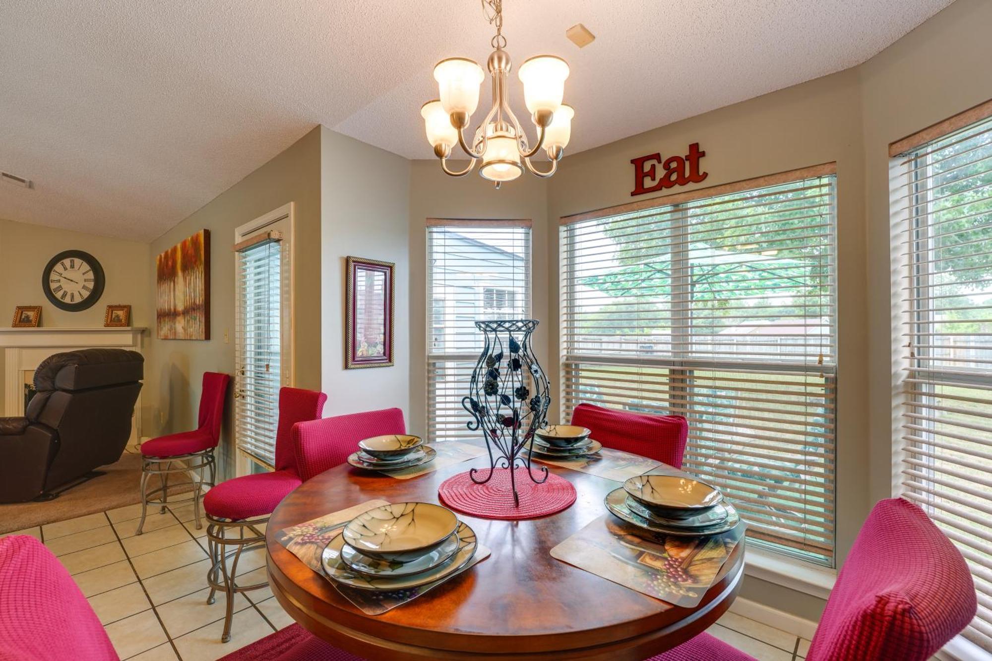 Horn Lake Home With Yard - 8 Mi To Graceland! Bagian luar foto